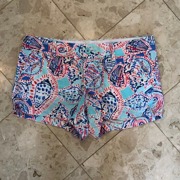 Lilly Pulitzer: The Walsh Short -Shell me About it - Picture 1 of 3